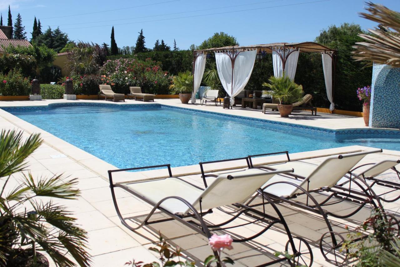 Gites Maisons De Vacances Domaine La Chamade Карпантра Экстерьер фото